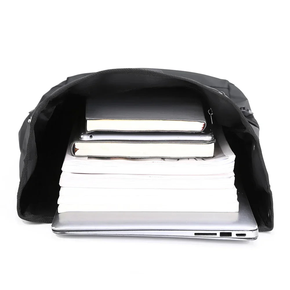 Zaino nero per laptop impermeabile